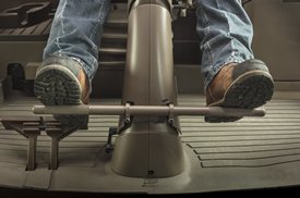 2017-John-Deere-S-Series-Combines-_operator_foot_rests