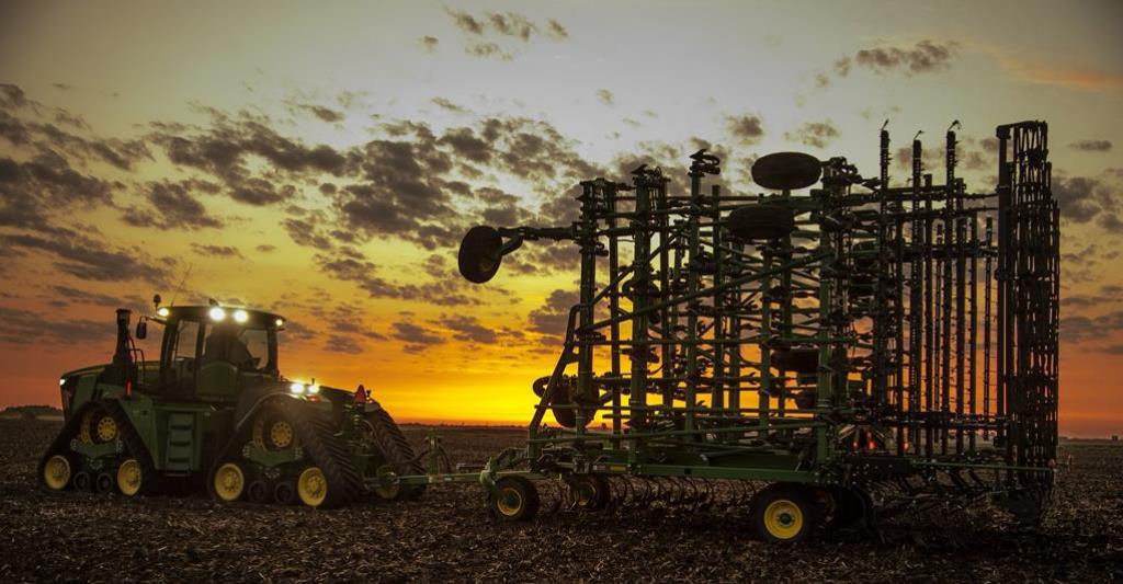 John-Deere-Field-Cultivator