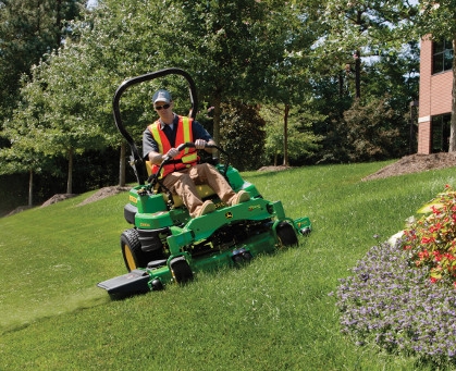 John-Deere-Riding-Lawn-Zero-Turn-Mower-Rental-Illinois_crop_419_341