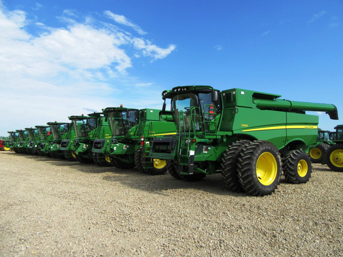 John-Deere-Combine-for-Lease-Rent-Sale-Illinois-Indiana-Iowa-Missouri-Michigan-Wisconsin-compressed
