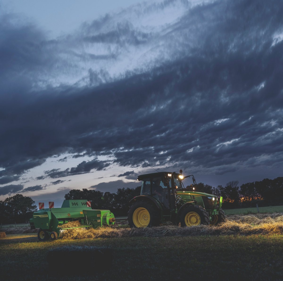 John Deere 5115M 5125M Tractors