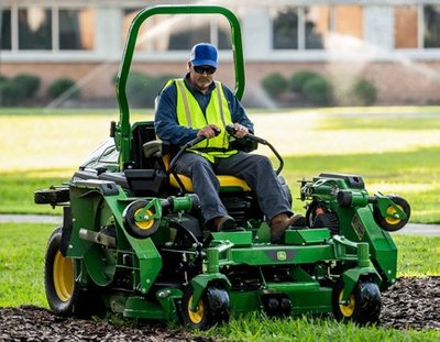John Deere Z998R Deck Raised